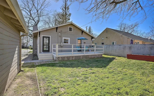 Pet-friendly Sacramento Home ~ 5 to Downtown!