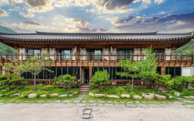 Gyeongju Palace Pool Villa Pension
