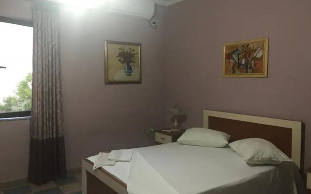 Hostel Grande House