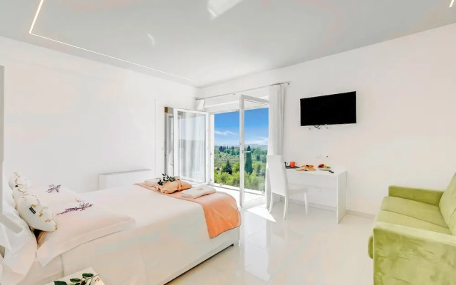 Amazing Villa Chimera White View Pool
