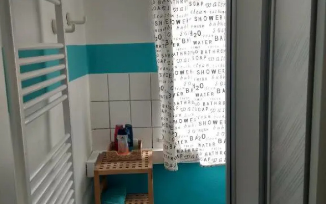 Youth Hostel 37