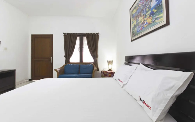 RedDoorz Near TB Simatupang