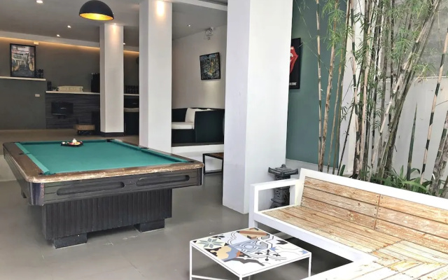 Anton's Loft Designer Resort Pansol