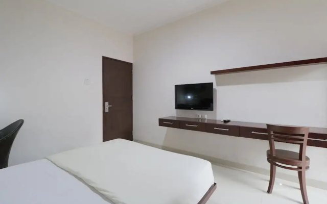 Clover Residence Near Mall Ambassador