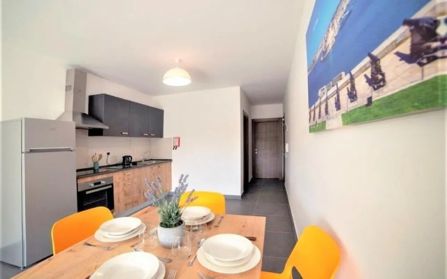 Isky Apartments