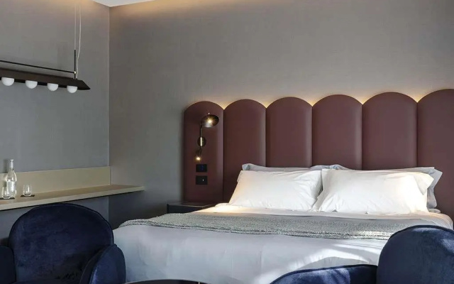 La Suite Hotel