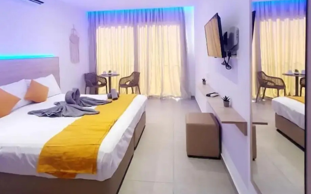 Sun Plaza Suites - Adults Only
