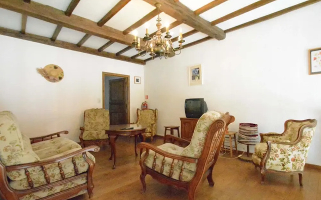 Vintage Home With Pets