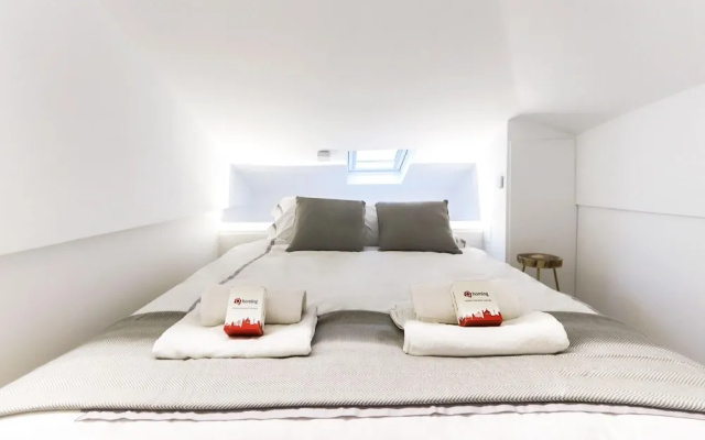 Charming Santos by Homing