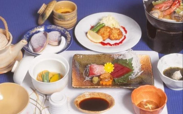 HOTEL FUJi TORiiGATE