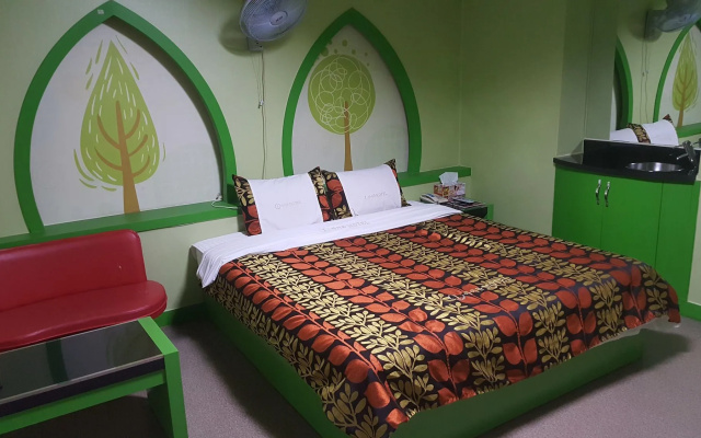 Lucas Hotel