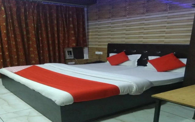 OYO Flagship 23665 Hotel Ajay