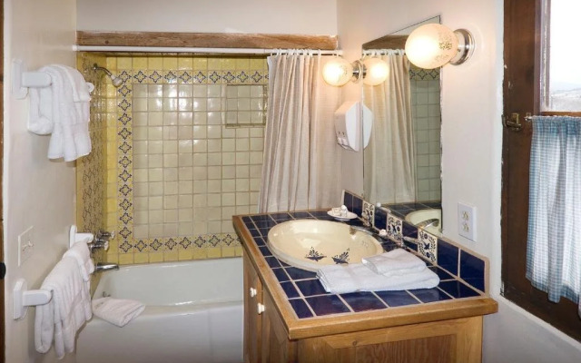 Hacienda Nicholas Bed & Breakfast