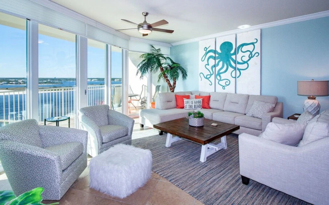 Two-bedroom With Breathtaking Views - Unit Crd1001