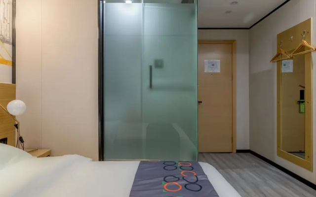 Yimi Hotel Wuyang New Town