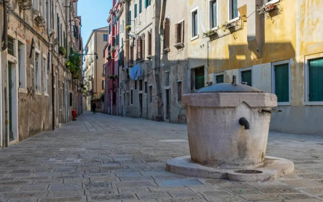 Venice downtown 4 pax.