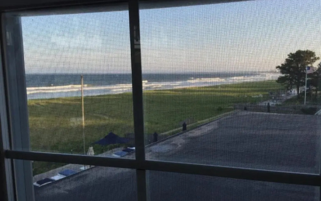 Holiday House Inn