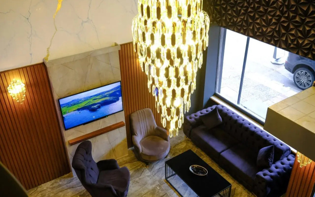 Loyal City Hotel