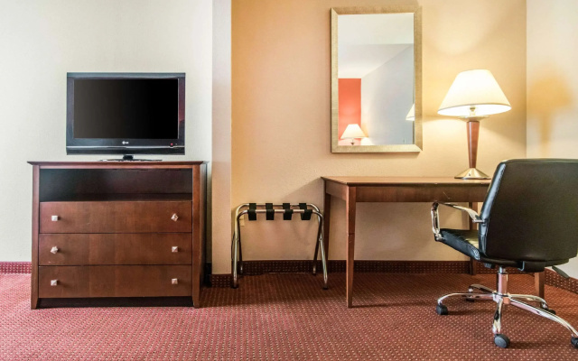 Quality Inn & Suites Lawrenceburg