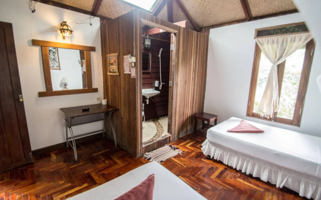 Tropical Garden Bungalow