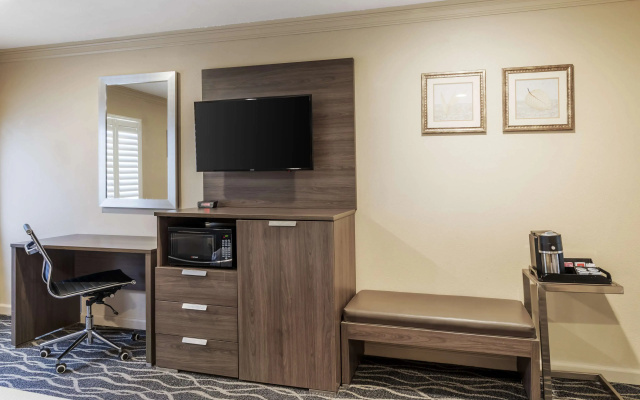 Best Western Plus Hill House