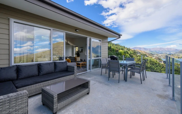 Contemporary Hilltop Abode