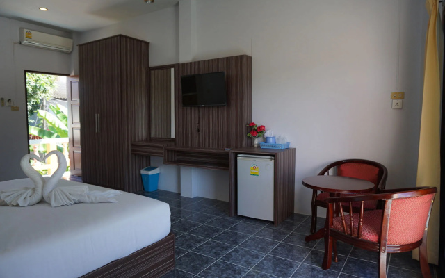 Club Coconut Resort