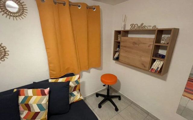 Cozy Furnished Basement Apartment
