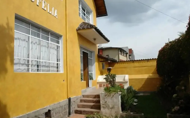 La Casa Amarilla