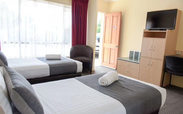 Beachway Motel & Restaurant