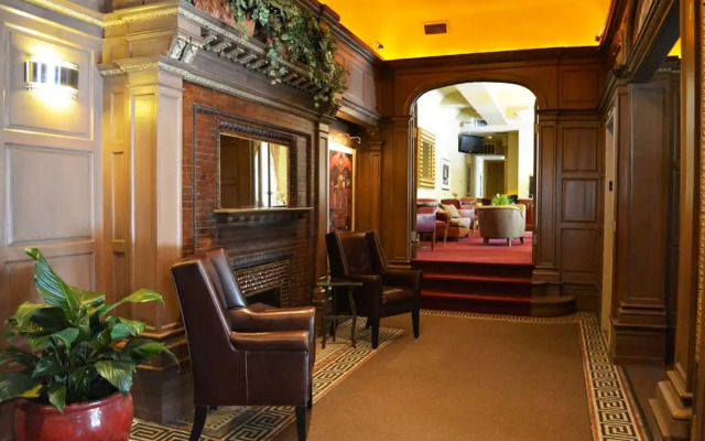 Alexander Inn