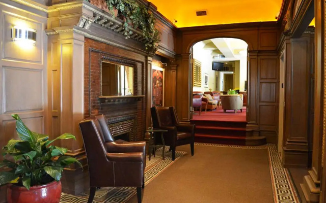 Alexander Inn