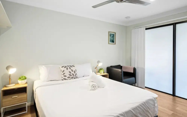 Smart Suites Self Check-in Apartments - 144 Dixon