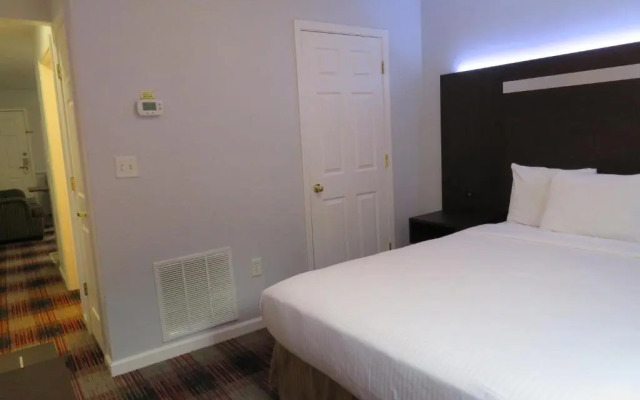 Luxbury Inn & Suites