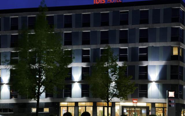 Отель ibis Köln Messe Германия, Кёльн - отзывы, цены и фото номеров - забронировать отель ibis Köln Messe онлайн вид на фасад