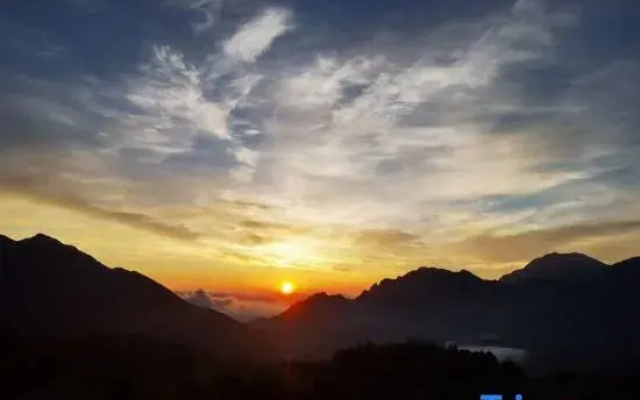 gu yu shan ju