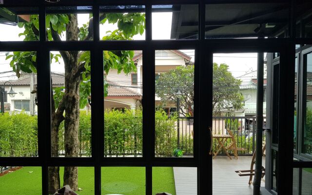 Wayha Hostel Don Mueang Airport Бангкок комната для гостей