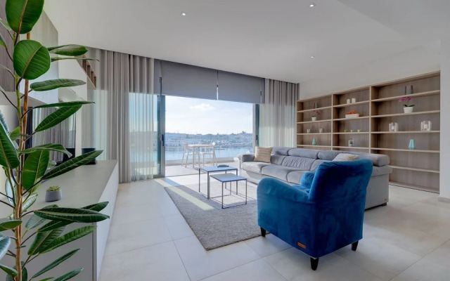 Luxury Apartment with Valletta and Harbour Views