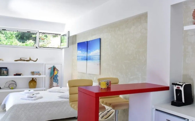 Mavres Luxury Studio