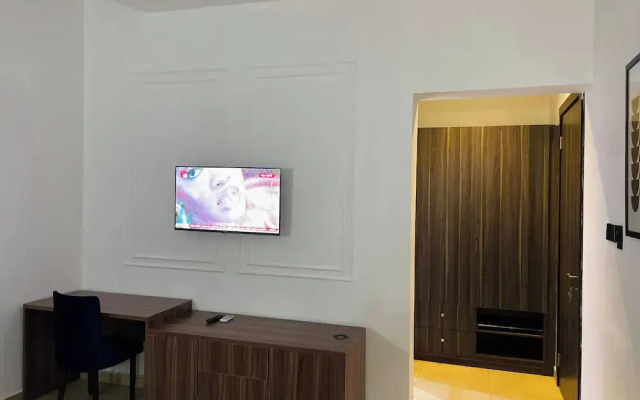 The Azaria Hotel and Apartments