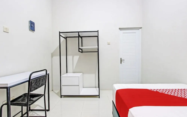 OYO 92757 Ndalem Pusponyidro Syariah