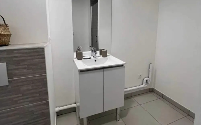 Elegant Appt - 2bdr/6p - Near Paris & La Defense