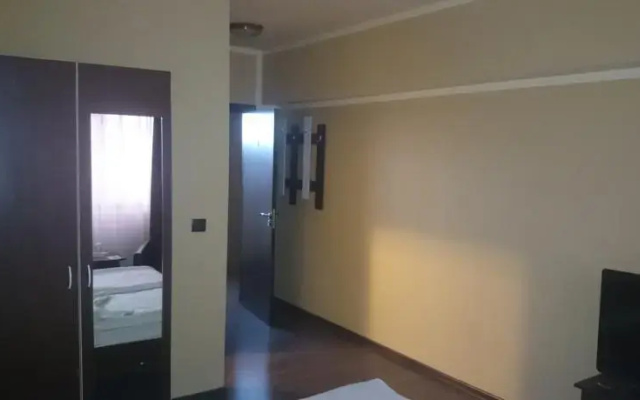 Hotel Crinul