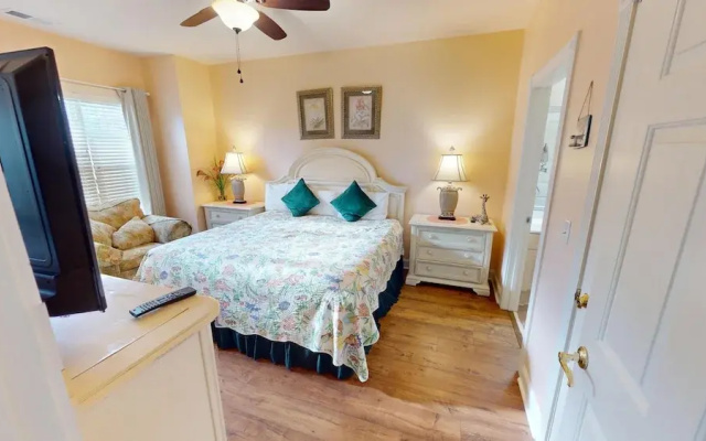 Magnolia Pointe Luster Leaf 4886-101