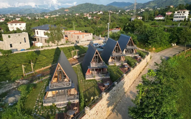 Çiçek Bungalov