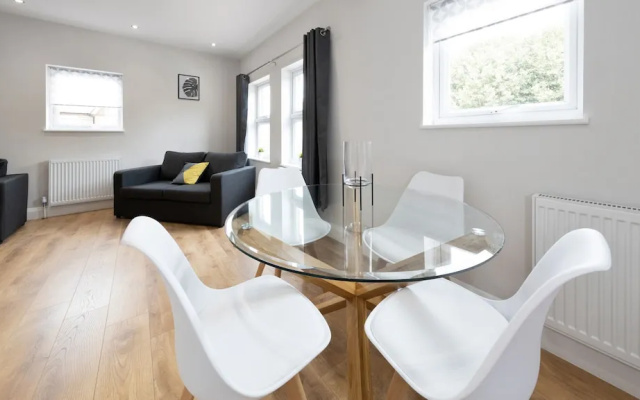 2 Bedroom Apartment near Town Center