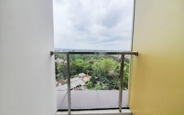 Fancy And Nice 1Br At Patraland Amarta Apartment