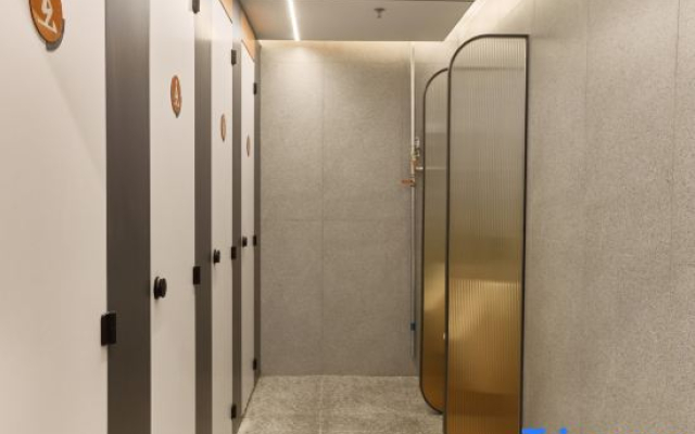 Stay at Ding Hotel (Beijing Lizhuang Business District 307 Hospital Branch)