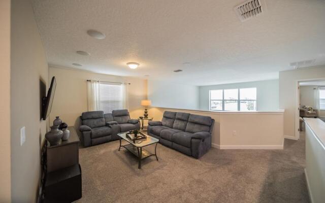 Modern Star Wars Vacation Home CG1593