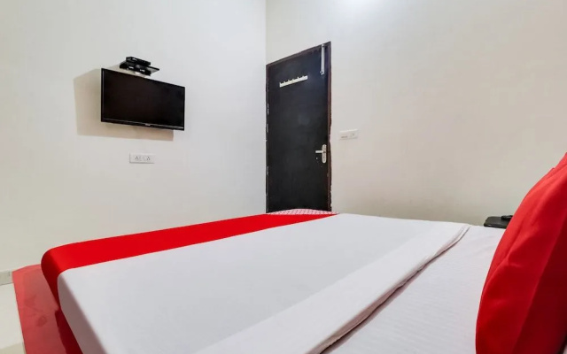 Oyo 49824 Dhingra Guest House